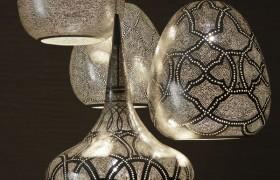 镀银铜由埃及的工厂制造,灯具有数千个微小的孔,拥有惊艳的效果.